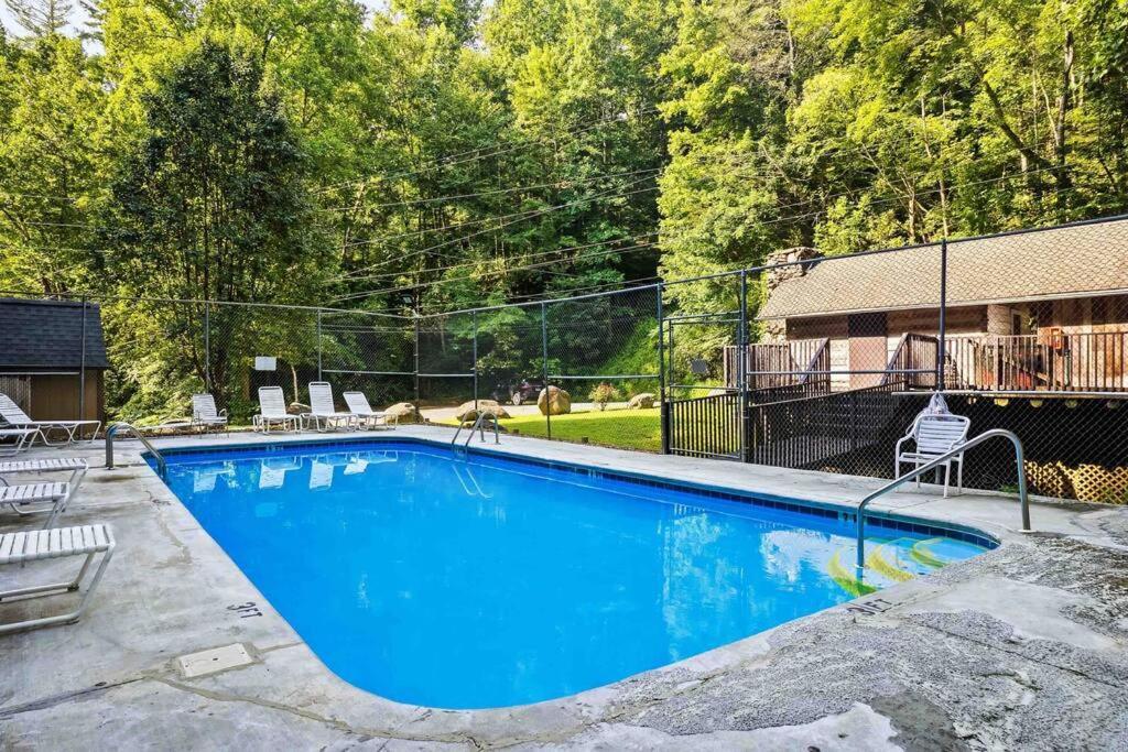 Beautiful Chalet With Fireplace And Large Game Room Gatlinburg Extérieur photo