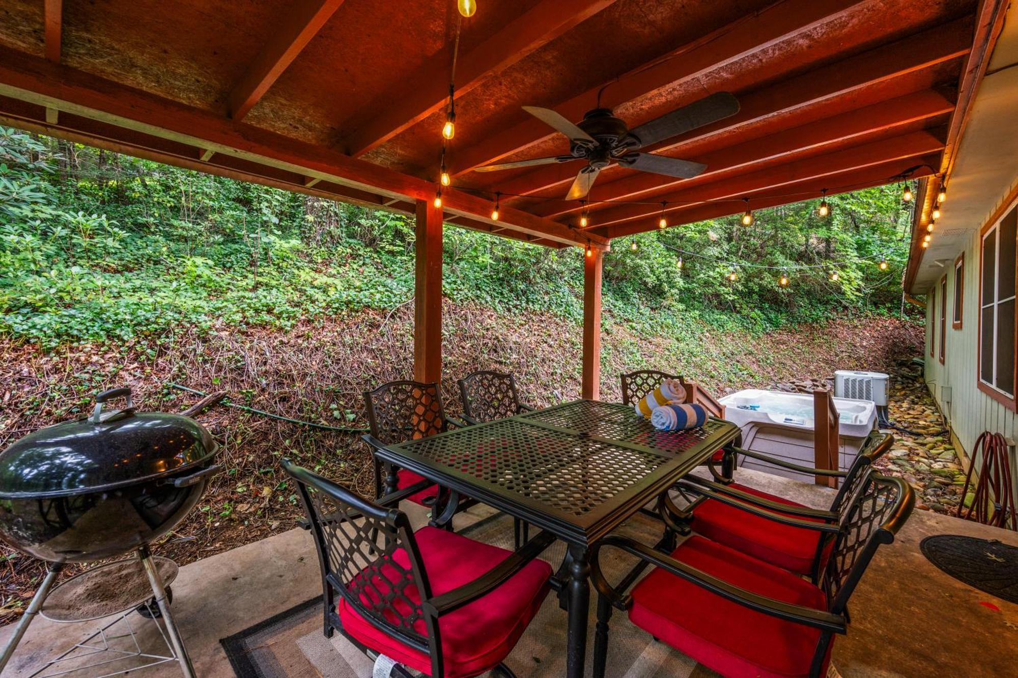 Beautiful Chalet With Fireplace And Large Game Room Gatlinburg Extérieur photo